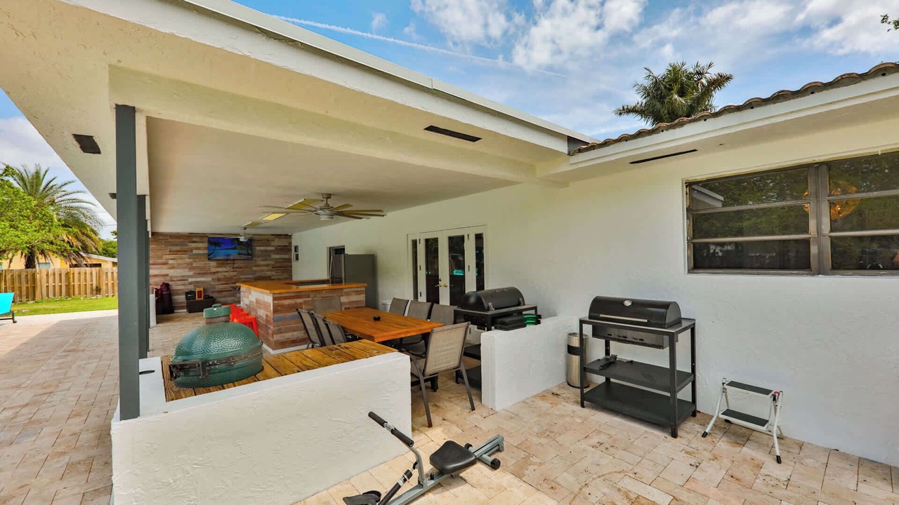 Photo of Outdoor in Hallandale Beach