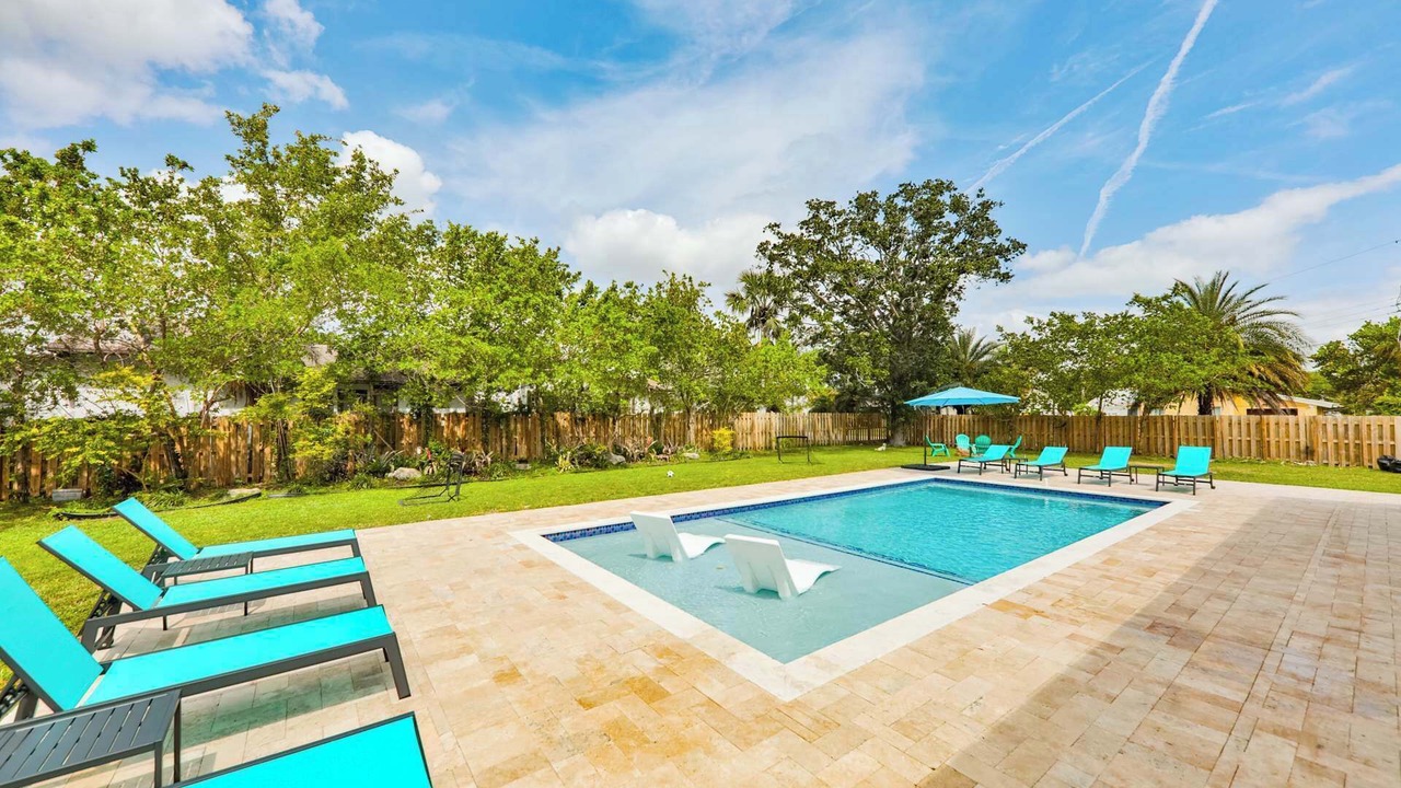 Photo of Outdoor in Hallandale Beach