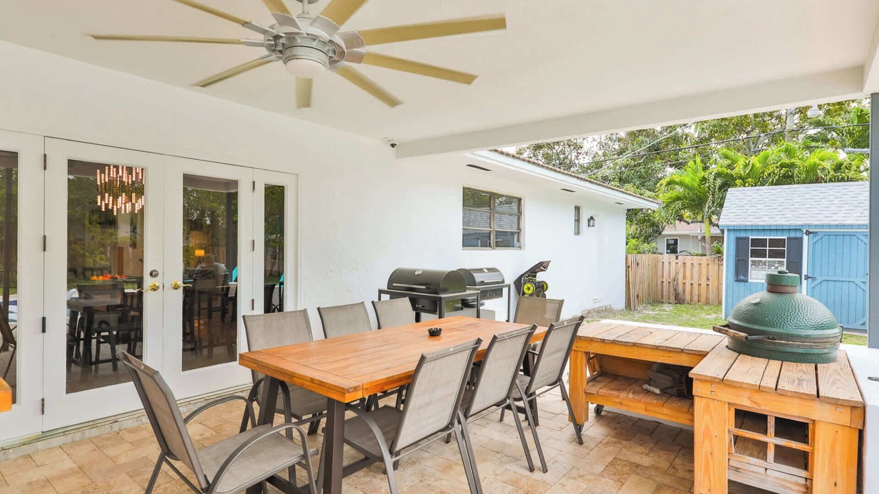 Photo of Outdoor in Hallandale Beach