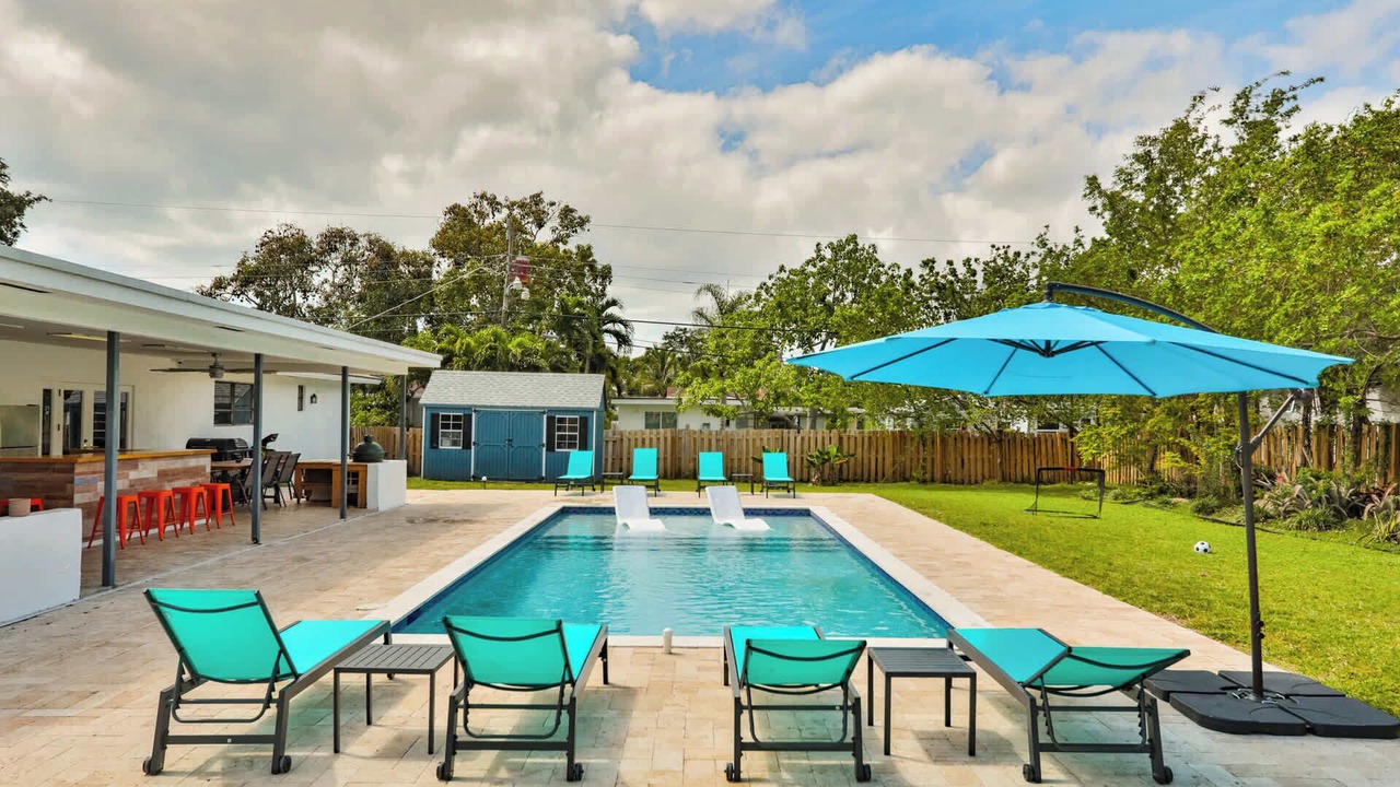 Photo of Outdoor in Hallandale Beach