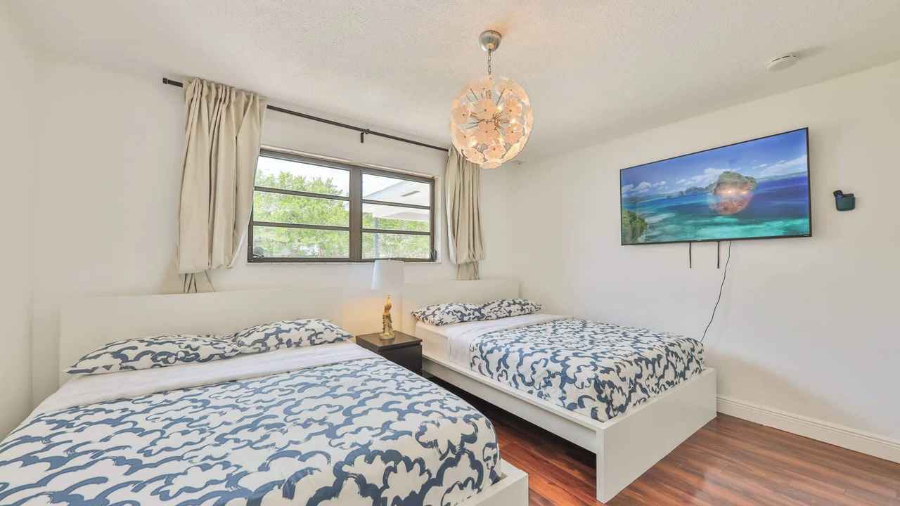 Photo of Bedroom in Hallandale Beach