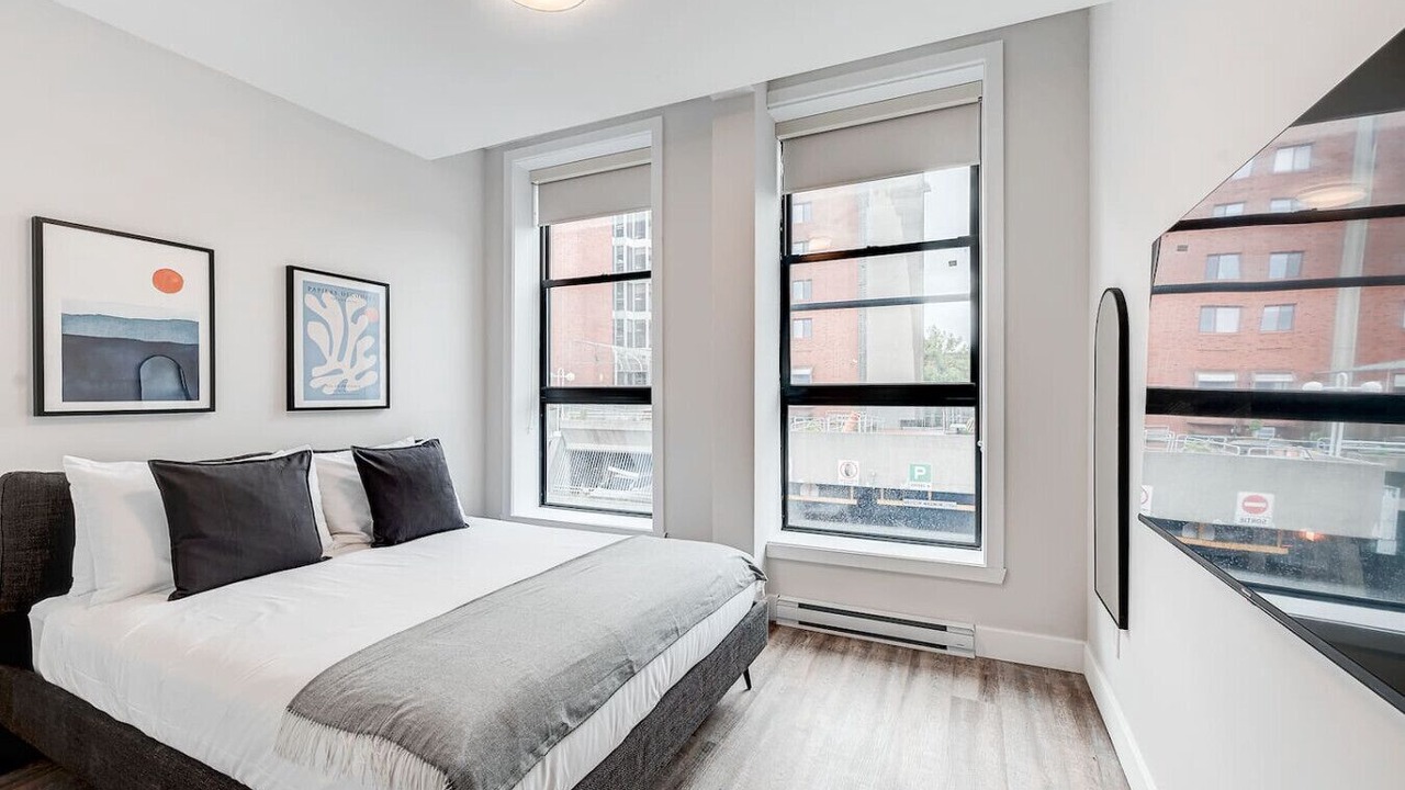 Photo of Bedroom in La Petite-Patrie