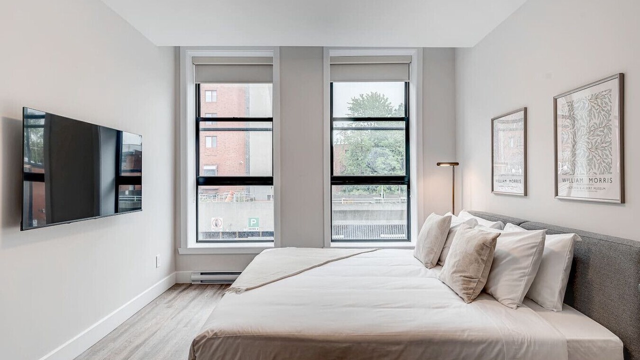 Photo of Bedroom in La Petite-Patrie