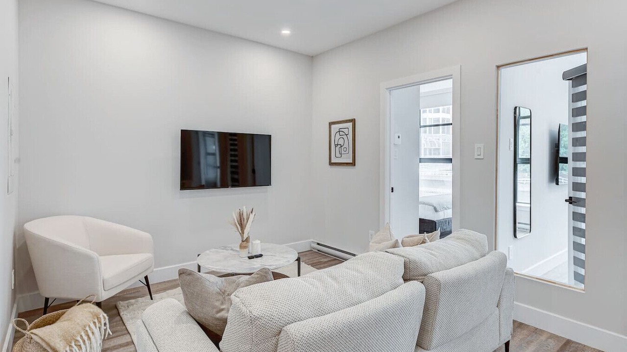 Photo of Livingroom in La Petite-Patrie