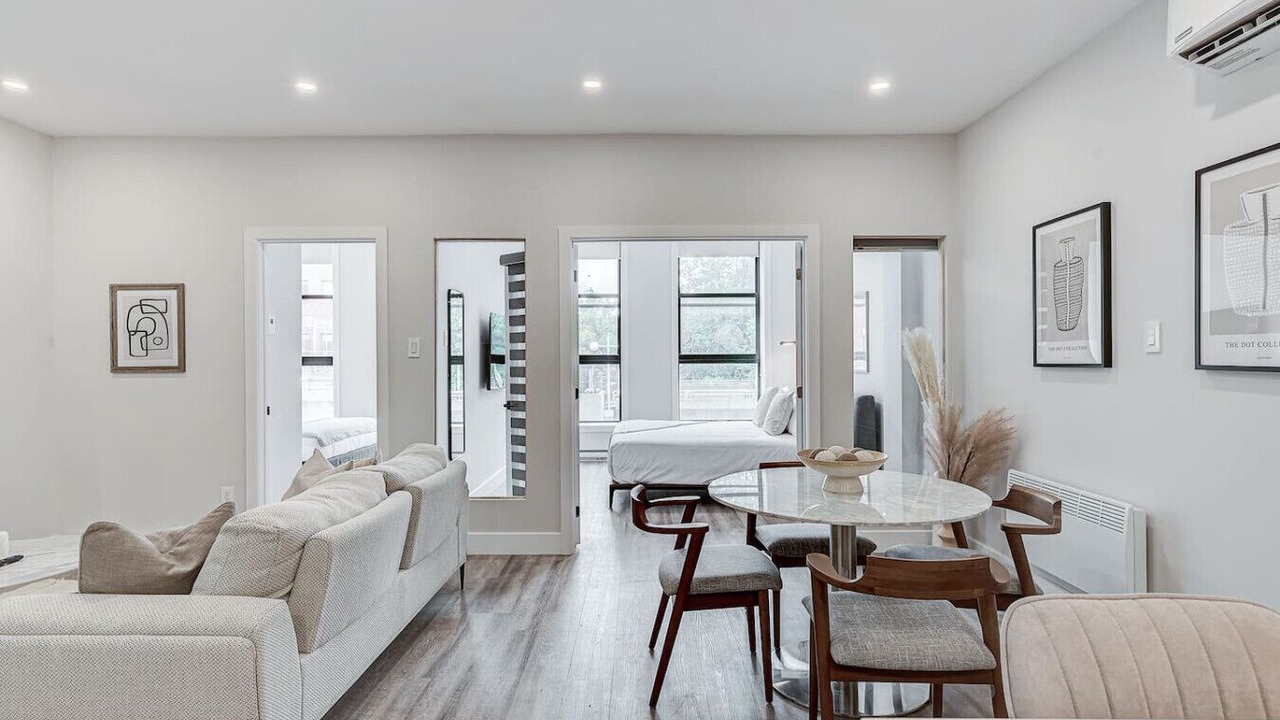 Photo of Livingroom in La Petite-Patrie