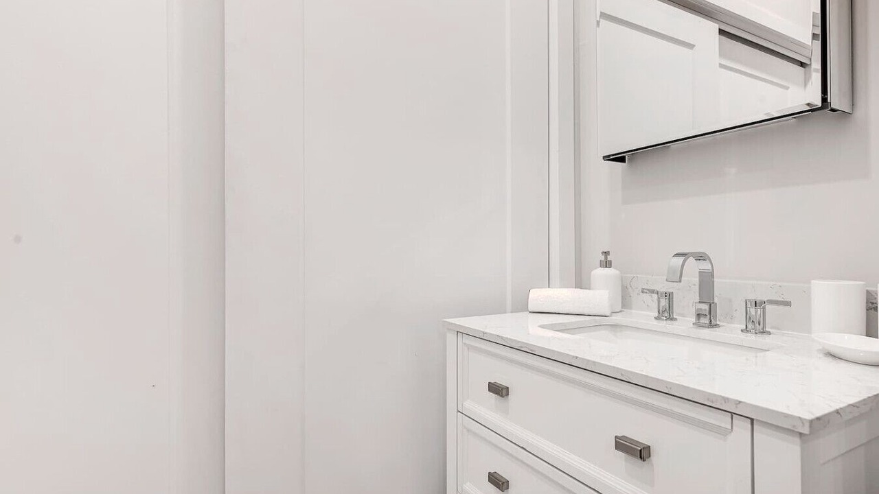 Photo of Bathroom in La Petite-Patrie