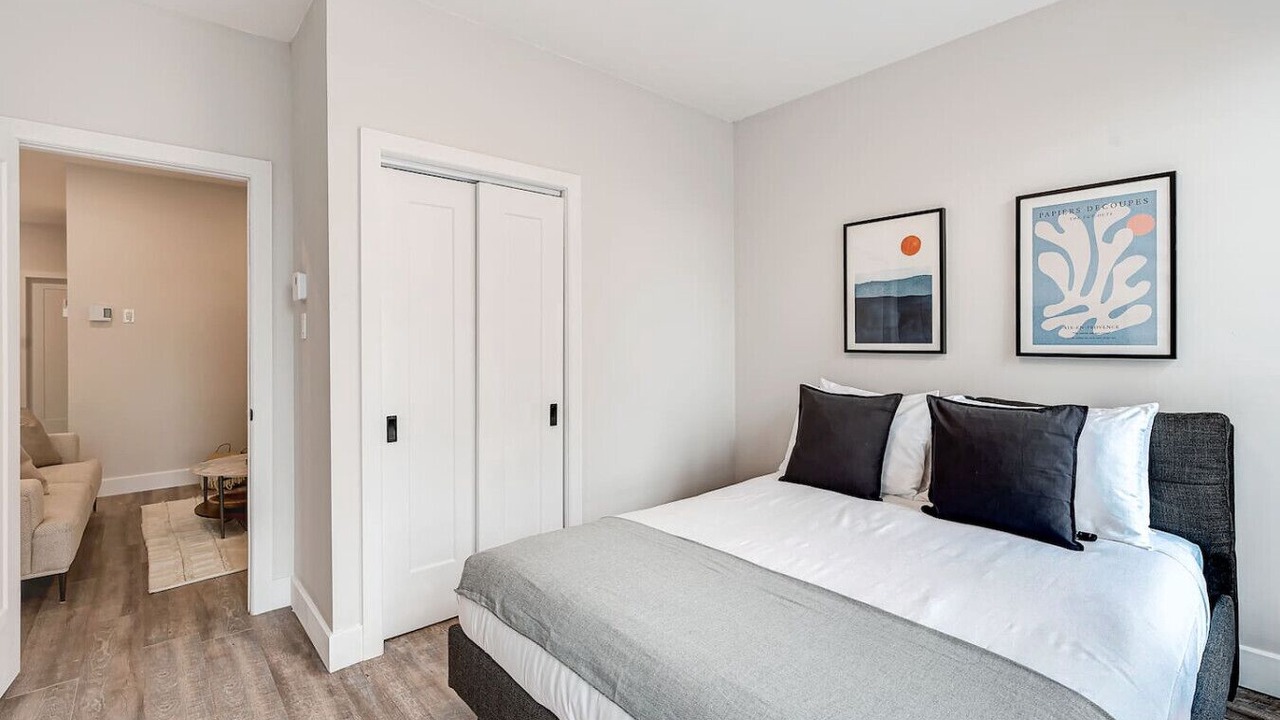 Photo of Bedroom in La Petite-Patrie