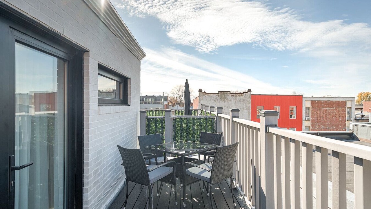 Photo of Outdoor in La Petite-Patrie