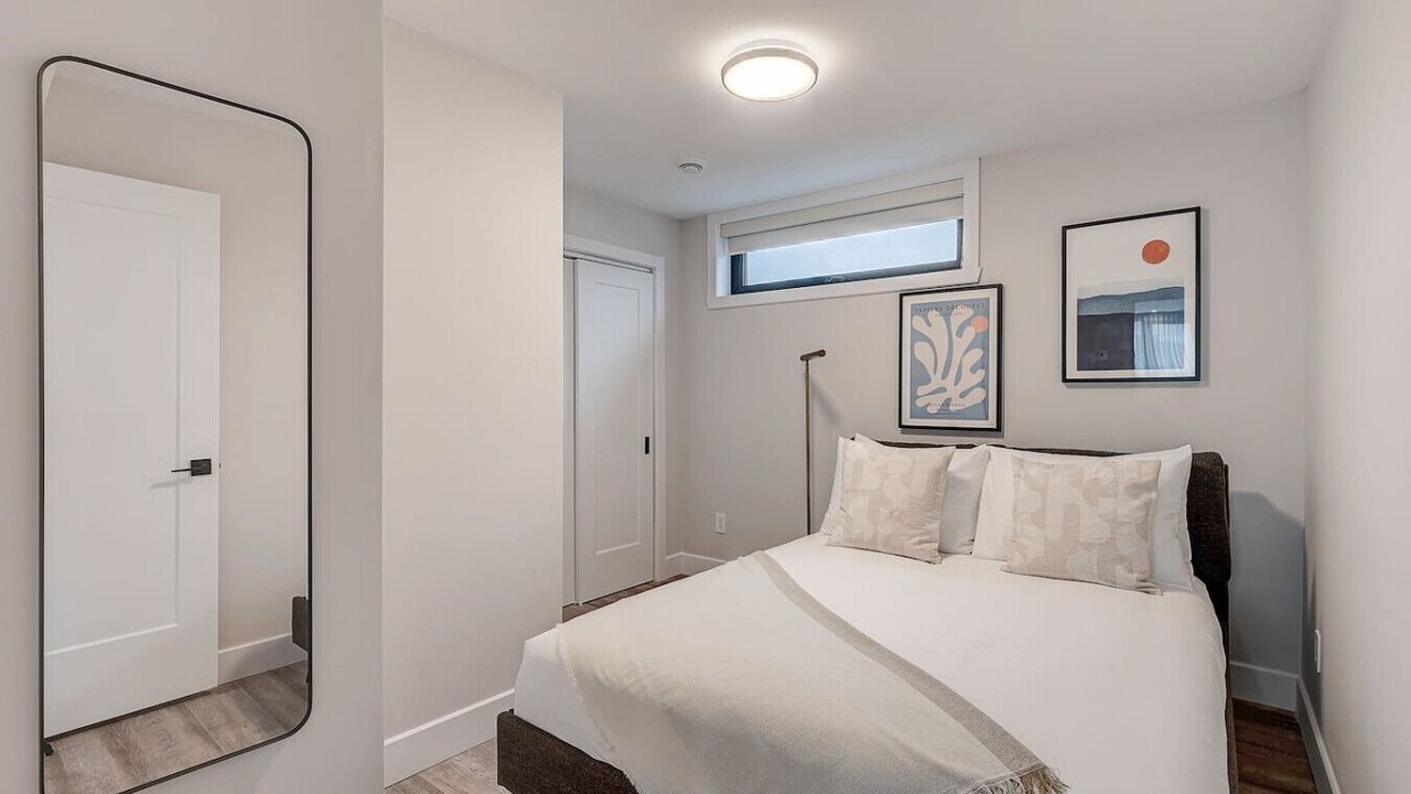 Photo of Bedroom in La Petite-Patrie