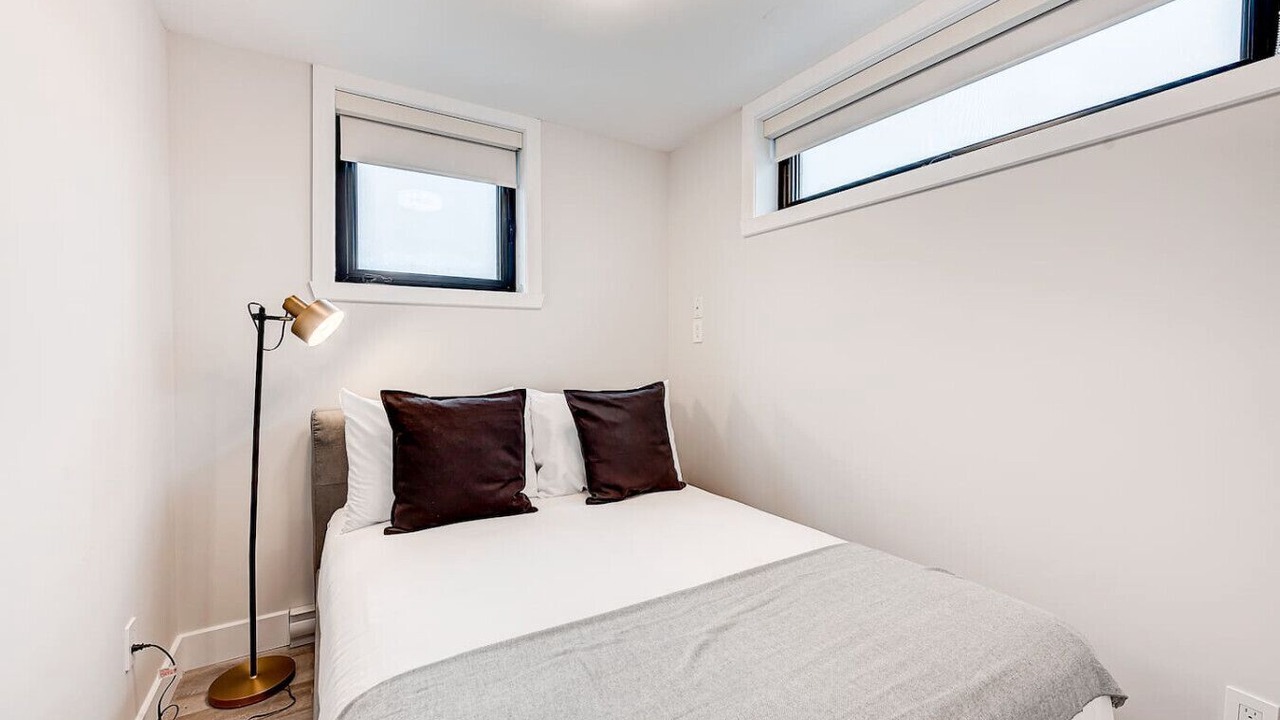 Photo of Bedroom in La Petite-Patrie