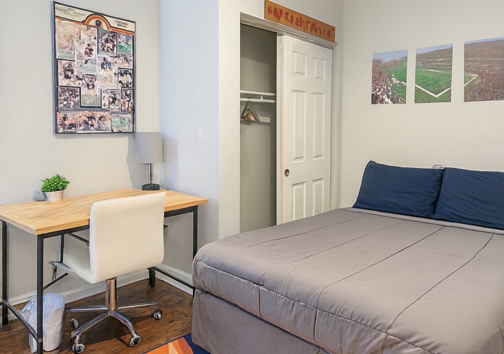 Photo of Bedroom in Lakeview