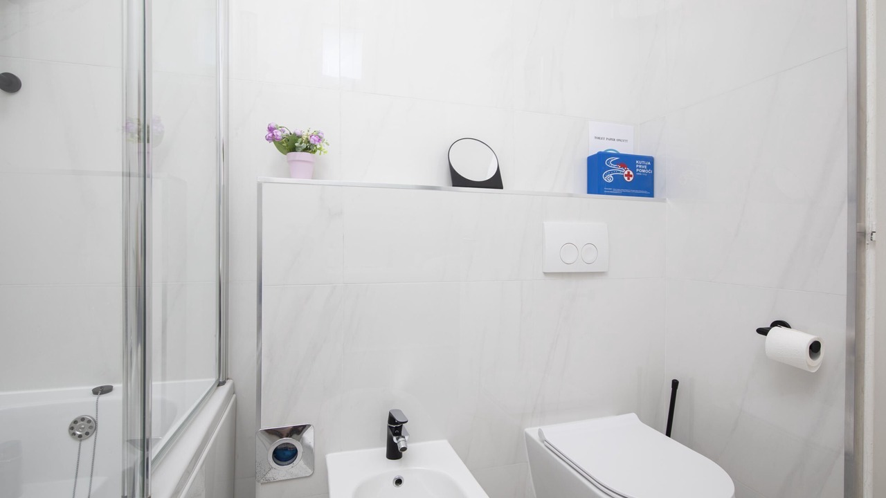 Photo of Bathroom in Ika