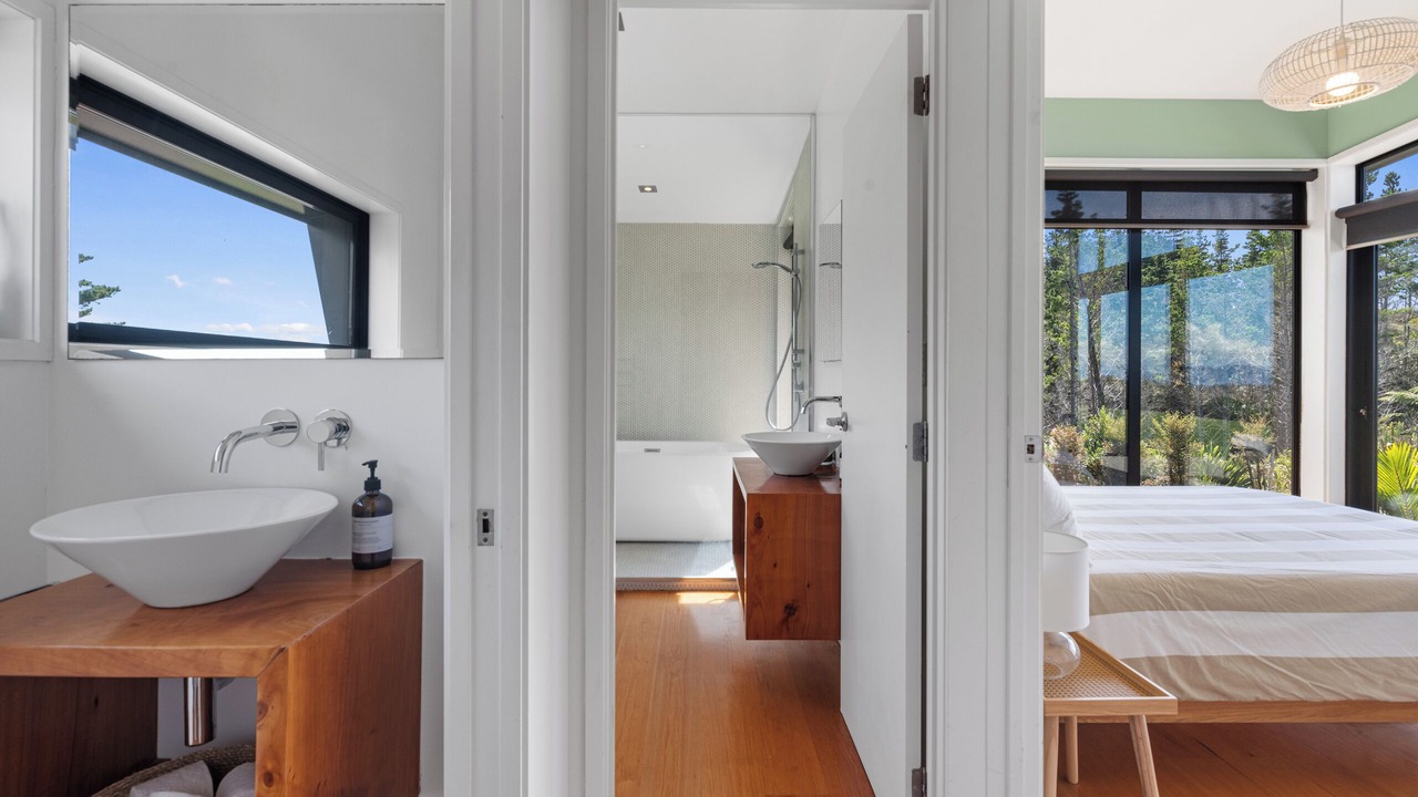 Photo of Bathroom in Whangateau