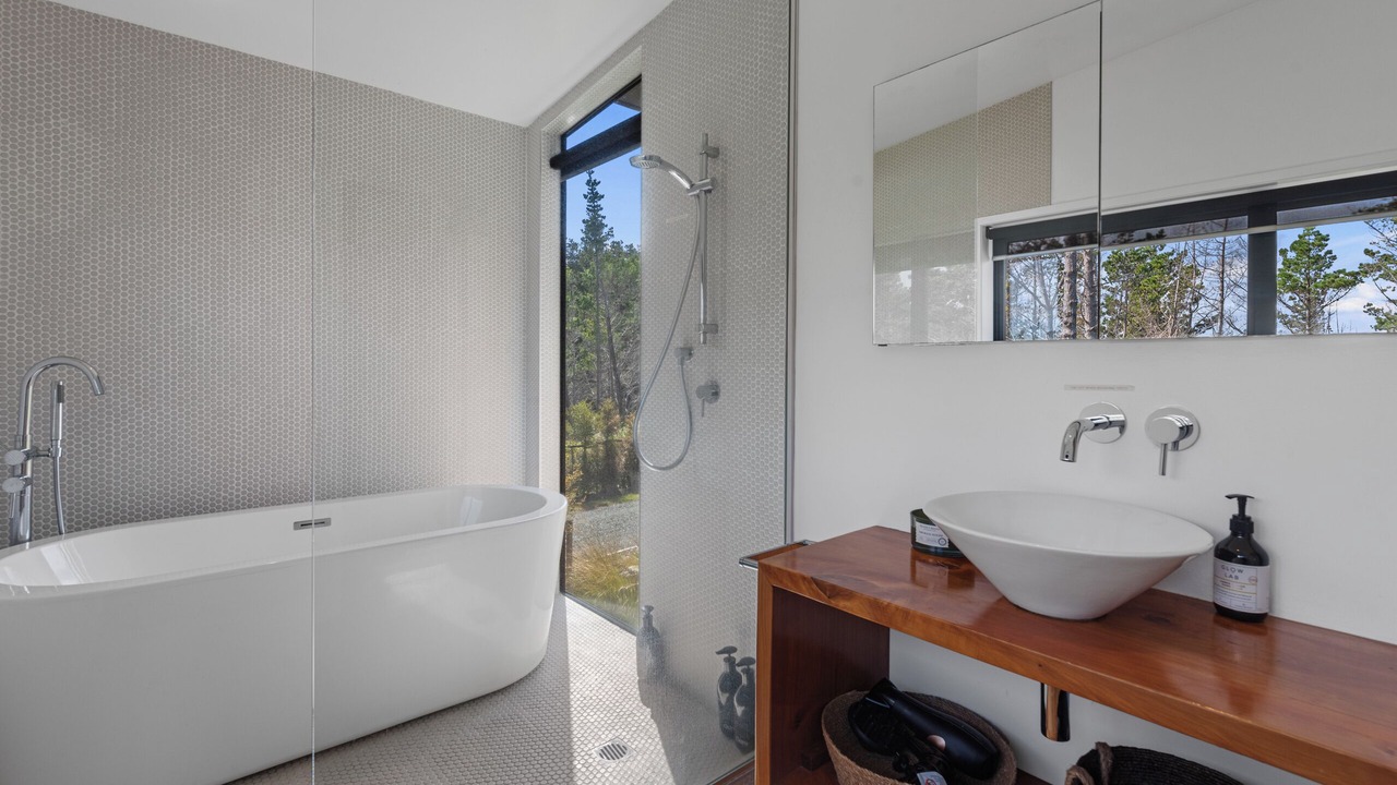 Photo of Bathroom in Whangateau