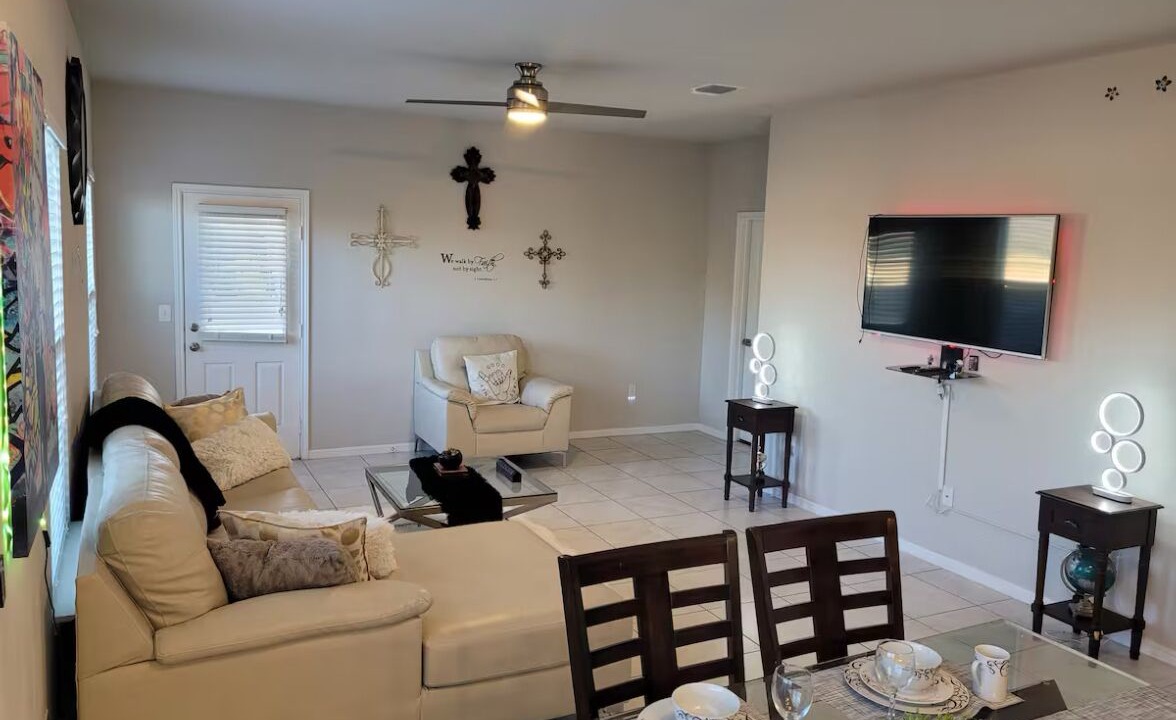Photo of Livingroom in McNeil