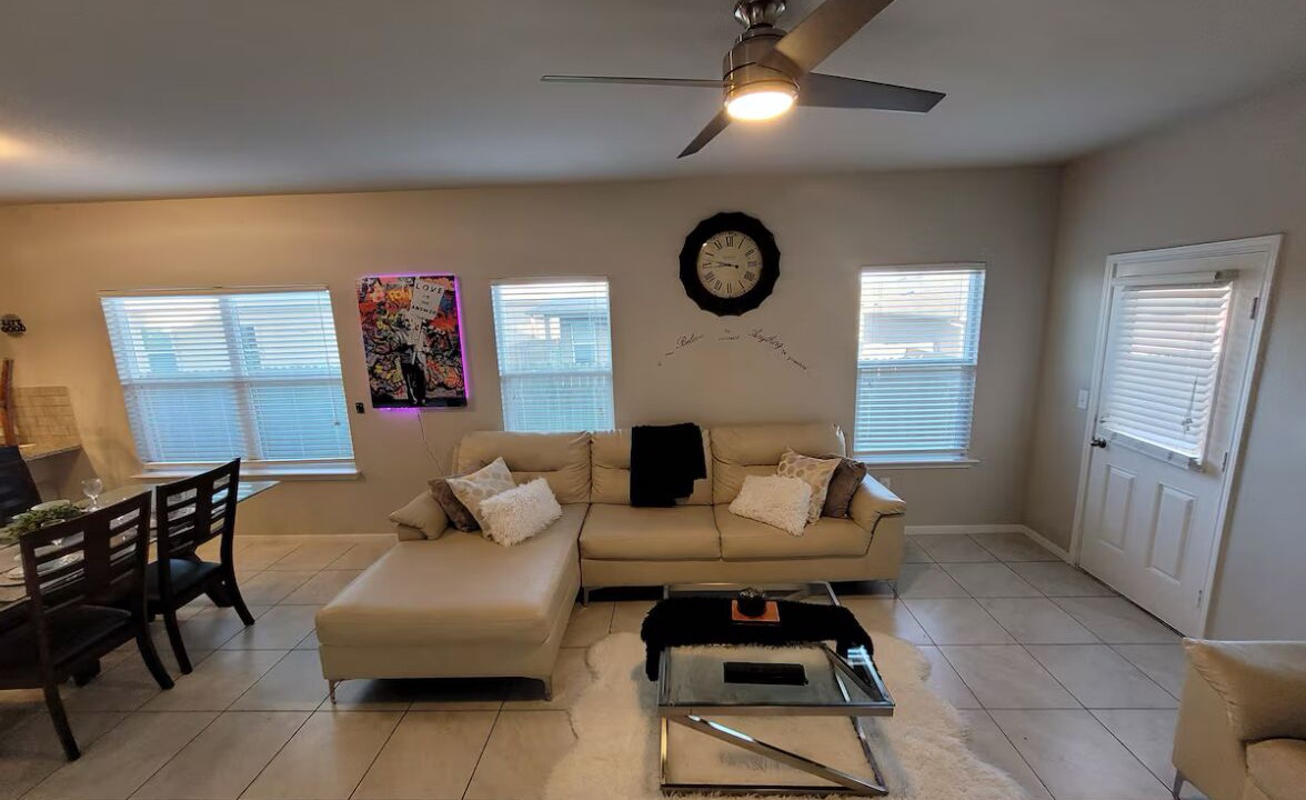 Photo of Livingroom in McNeil
