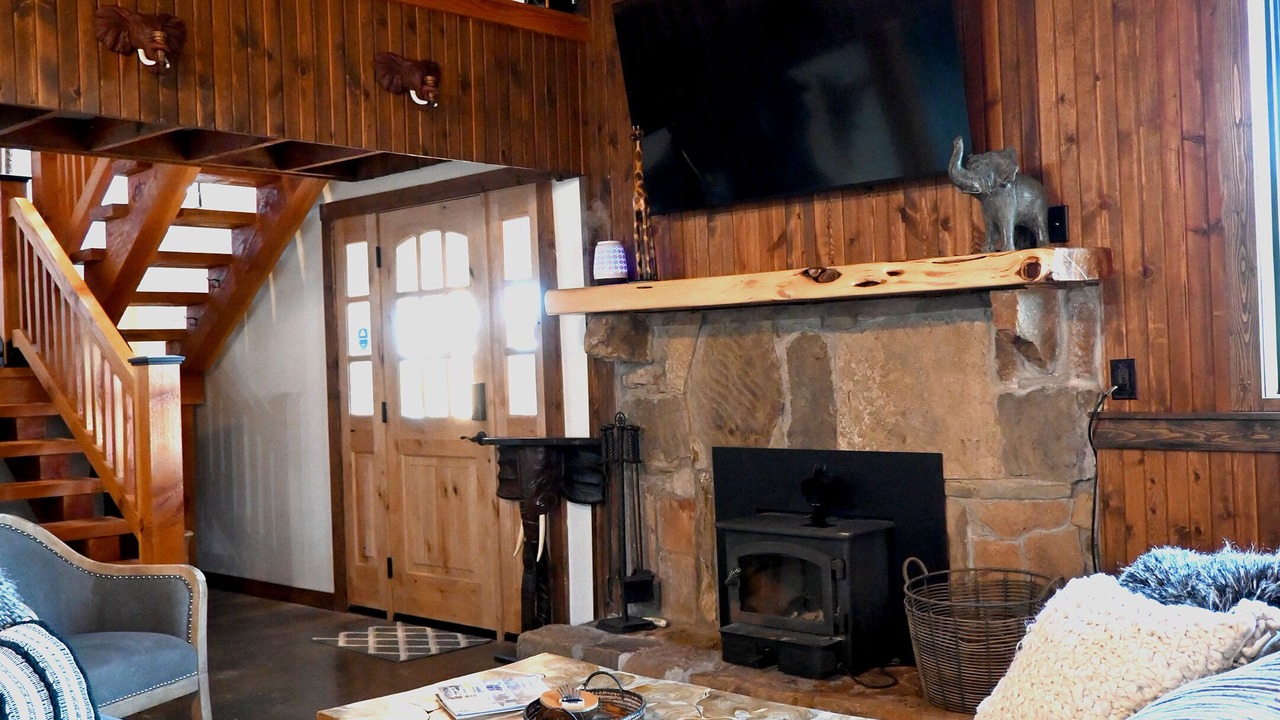 Photo of Livingroom in Fall River