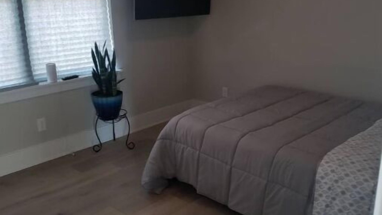 Photo of Bedroom in Tool