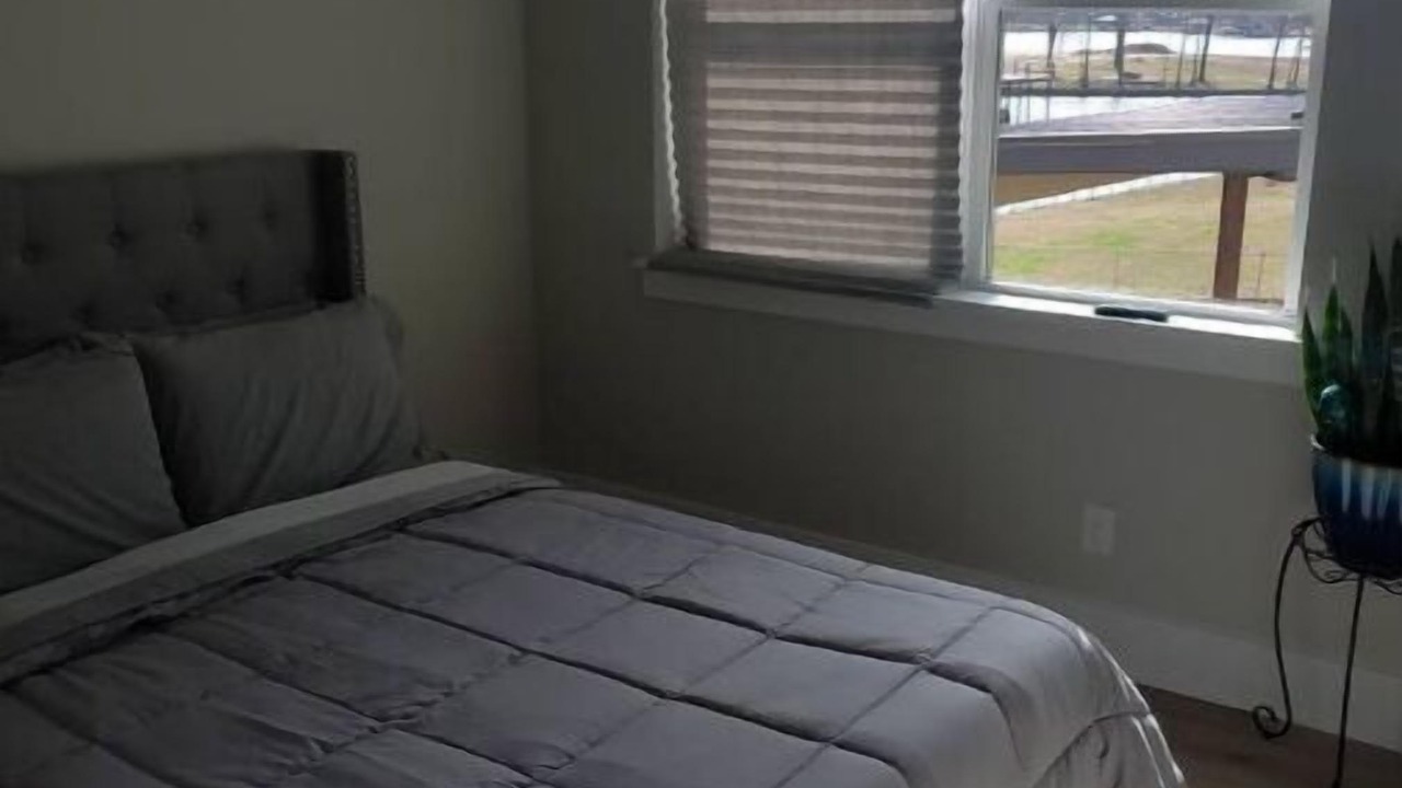 Photo of Bedroom in Tool