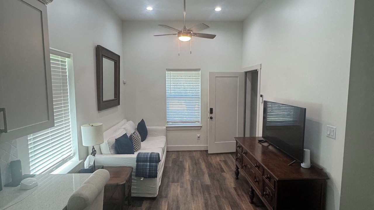 Photo of Livingroom in Wharton