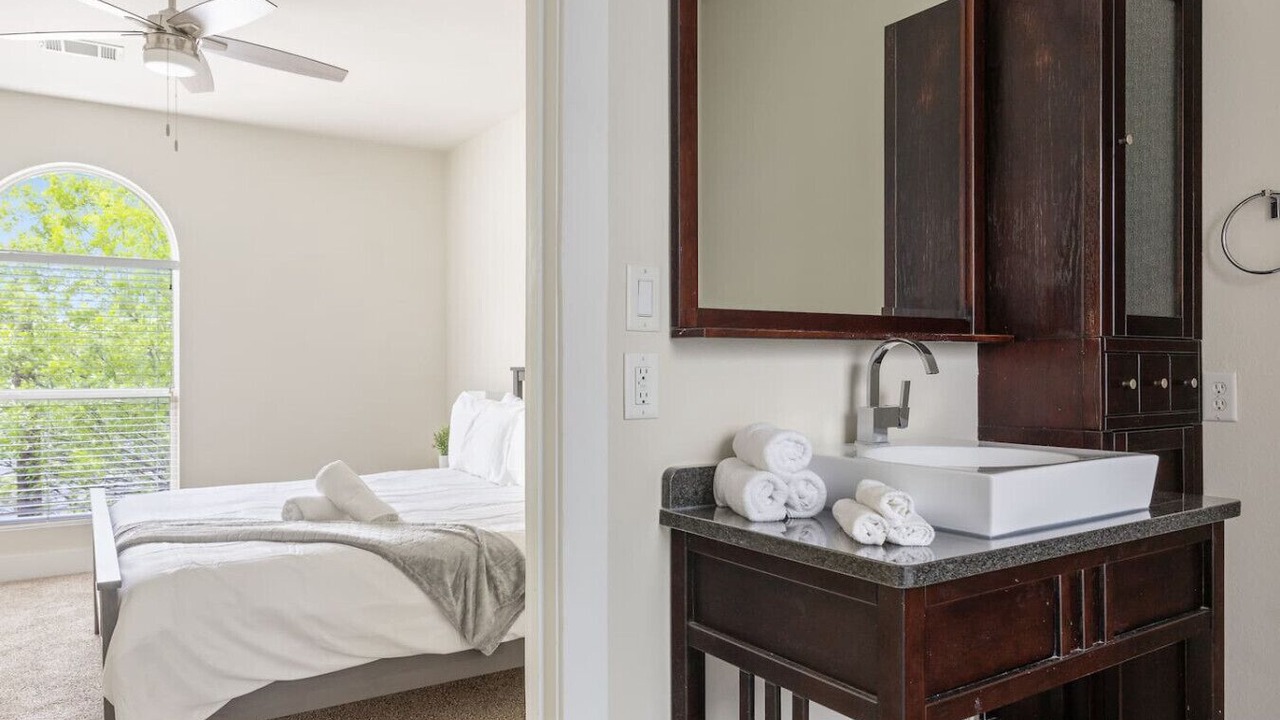 Photo of Bedroom in Oak Lawn