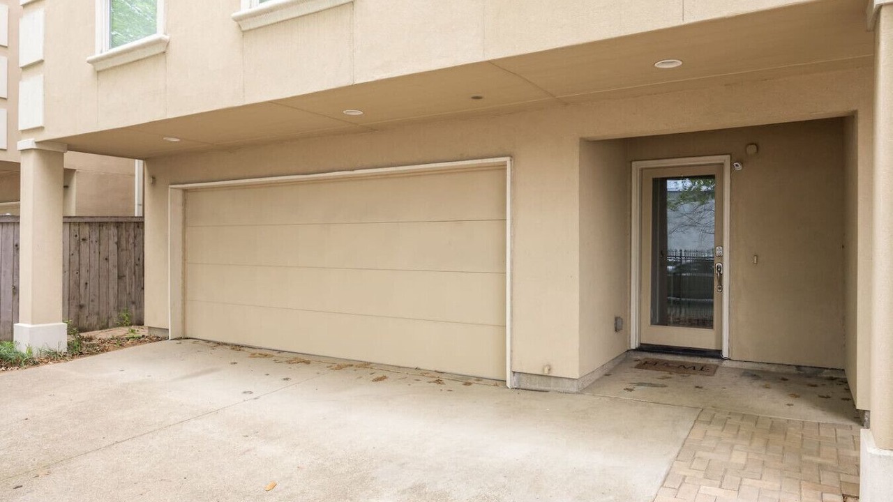 Photo of Outdoor in Oak Lawn