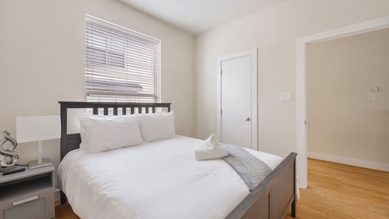 Photo of Bedroom in Oak Lawn