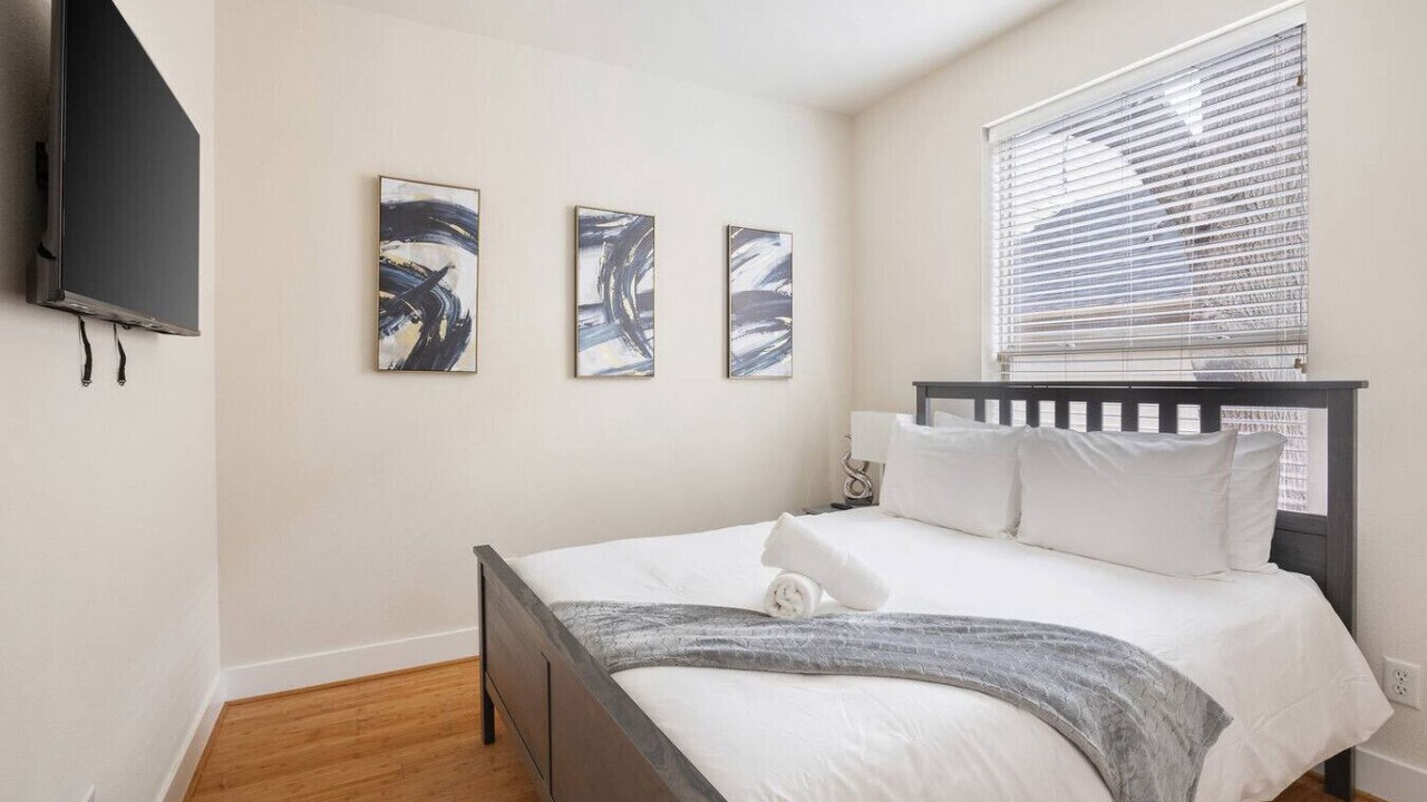 Photo of Bedroom in Oak Lawn