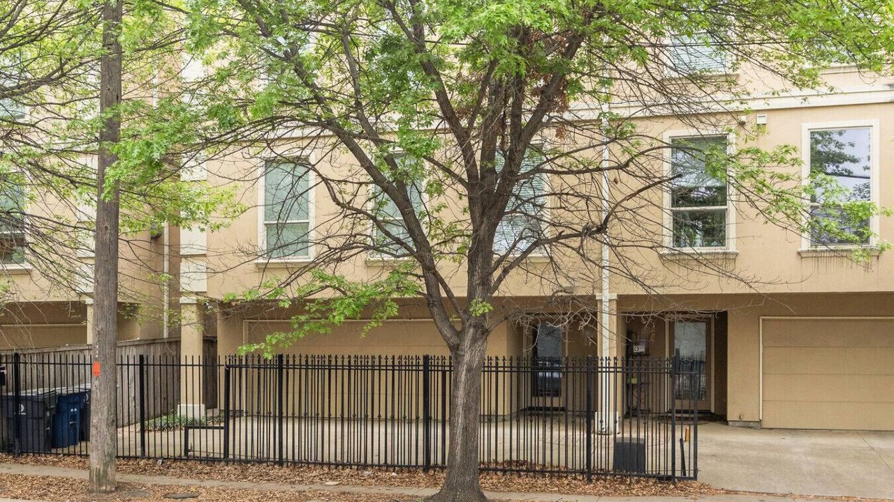 Photo of Outdoor in Oak Lawn