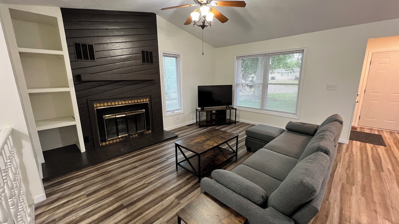 Photo of Livingroom in Coralville