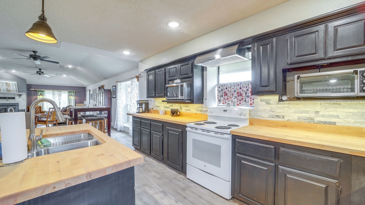 Photo of Kitchen in Daisy