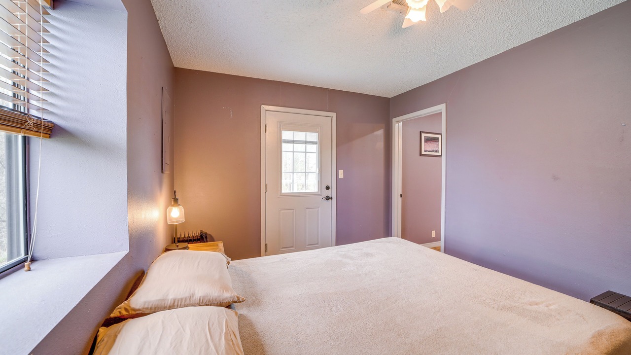 Photo of Bedroom in Daisy