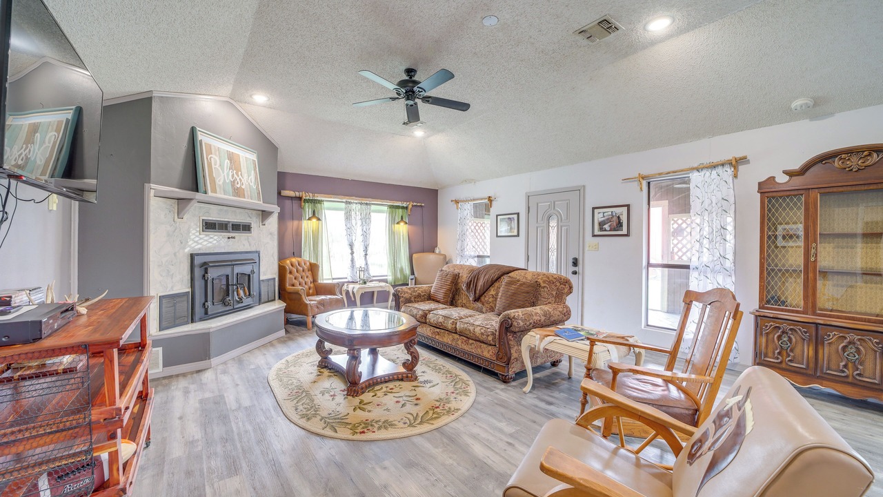 Photo of Bedroom in Daisy