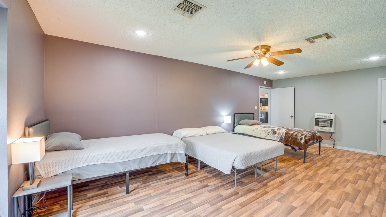 Photo of Bedroom in Daisy
