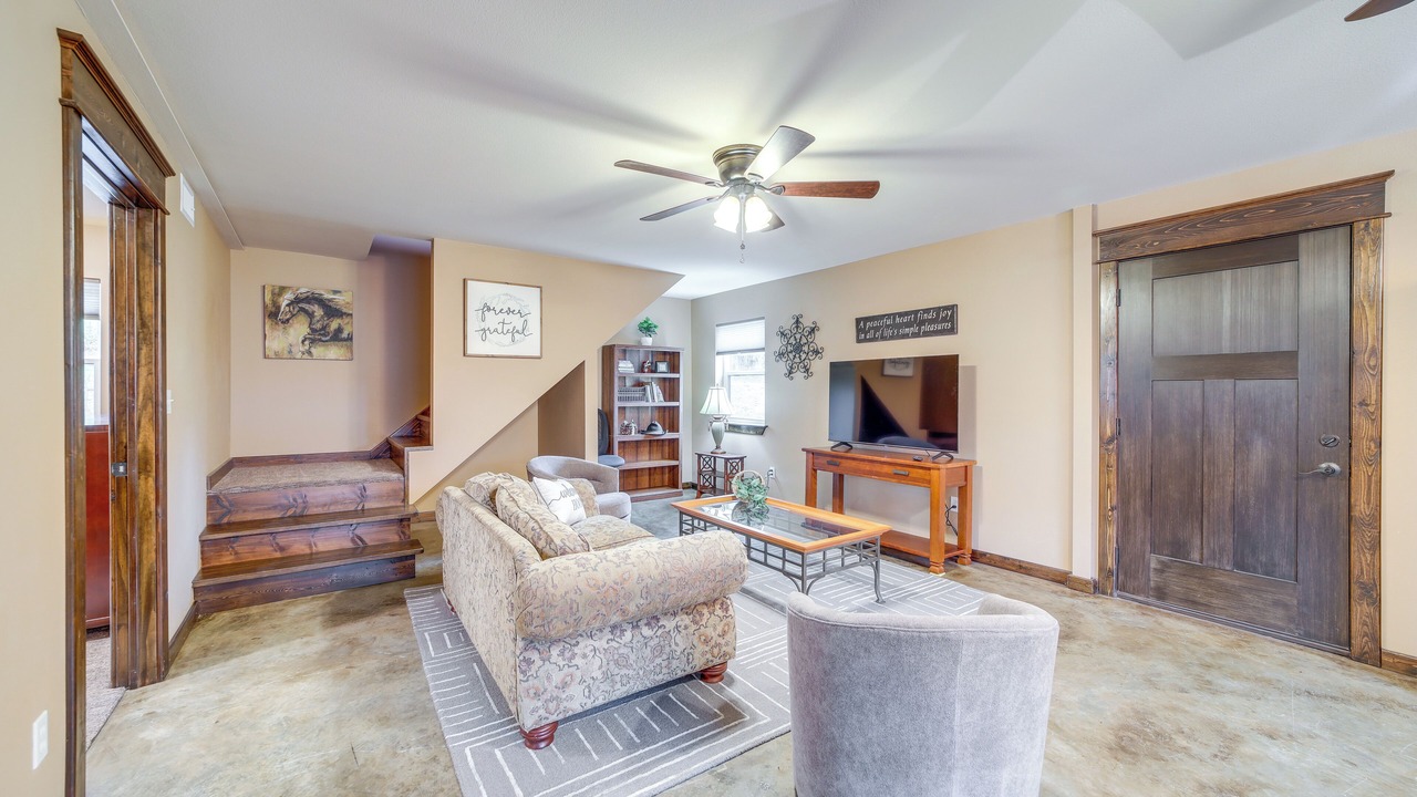 Photo of Bedroom in Daisy