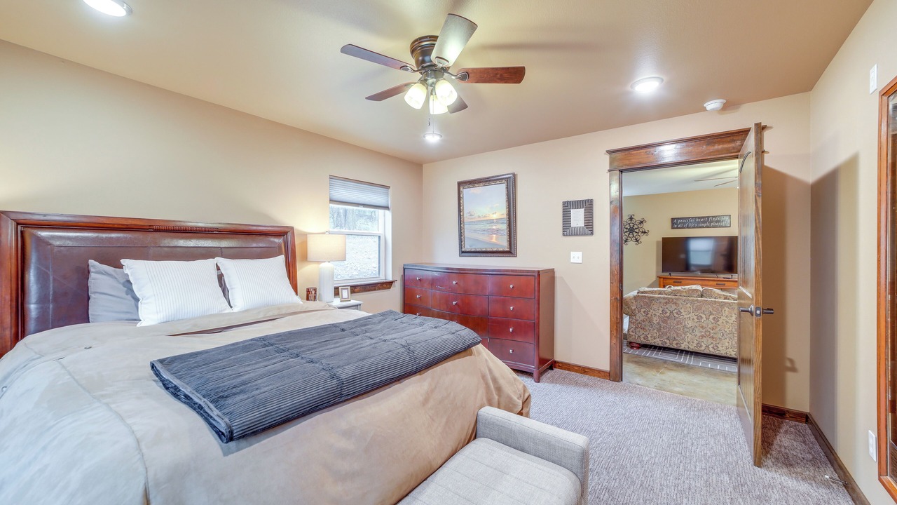 Photo of Bedroom in Daisy