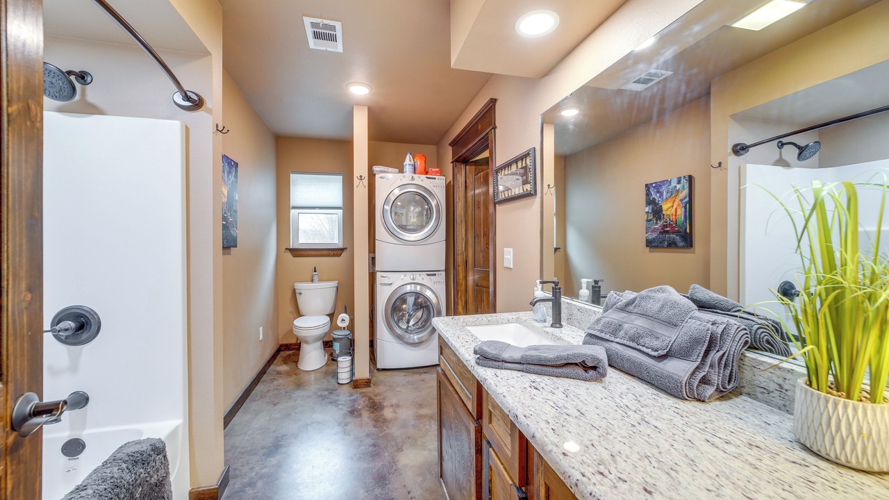 Photo of Bathroom in Daisy