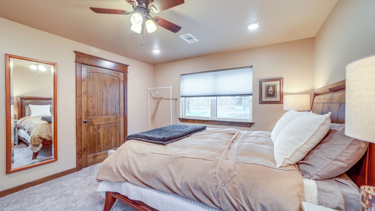 Photo of Bedroom in Daisy