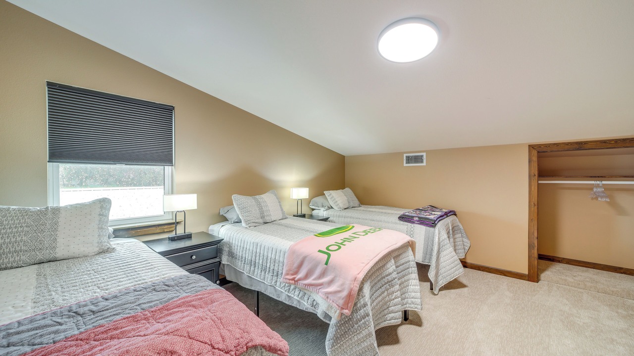 Photo of Bedroom in Daisy