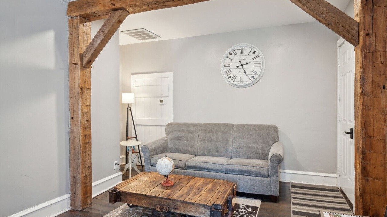Photo of Livingroom in Rising Sun
