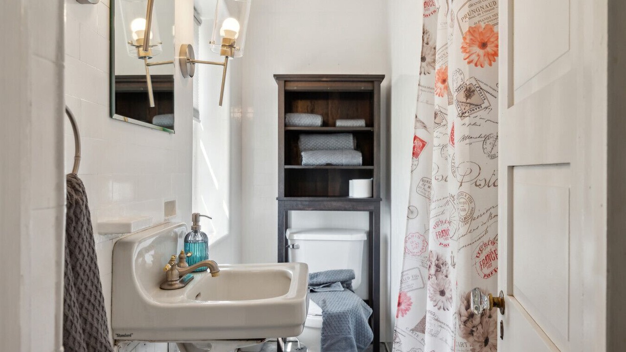 Photo of Bathroom in Rising Sun