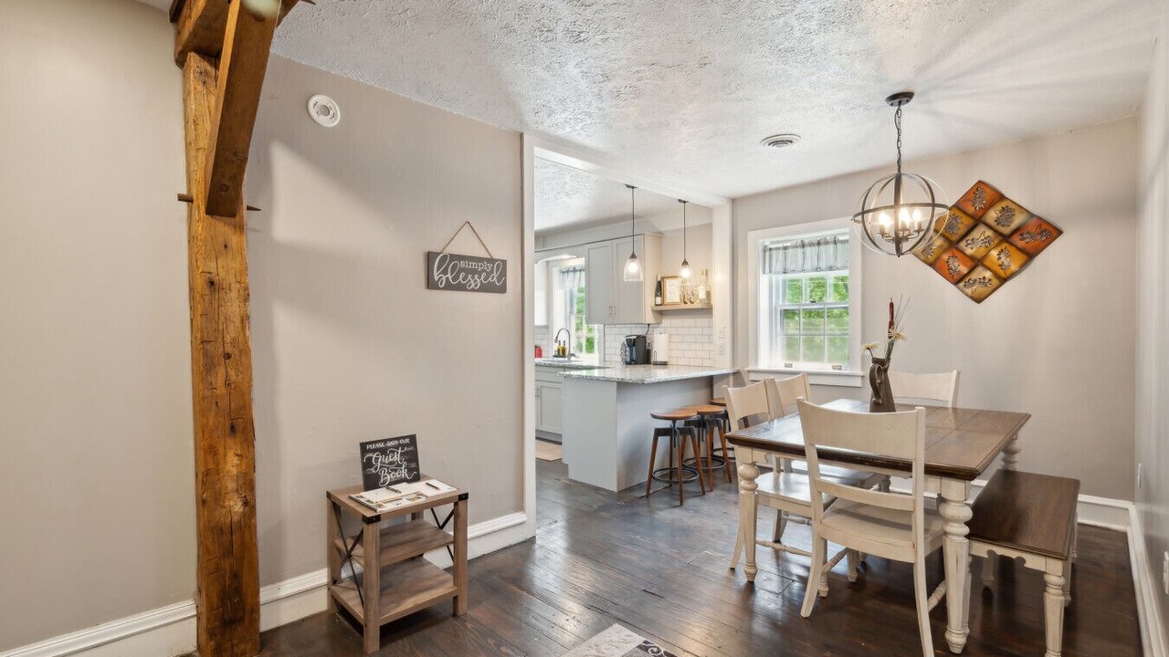 Photo of Livingroom in Rising Sun