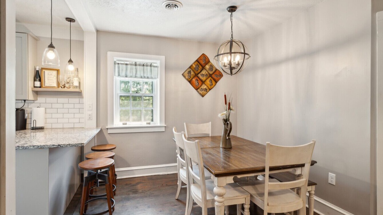 Photo of Livingroom in Rising Sun