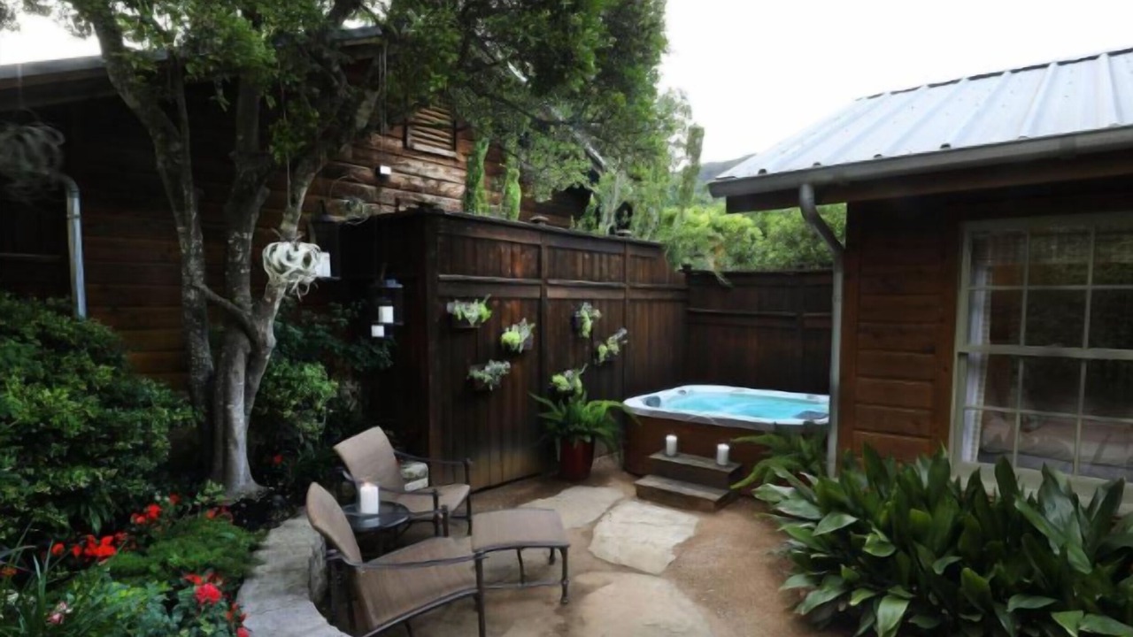 Photo of Outdoor in Lake Austin Village