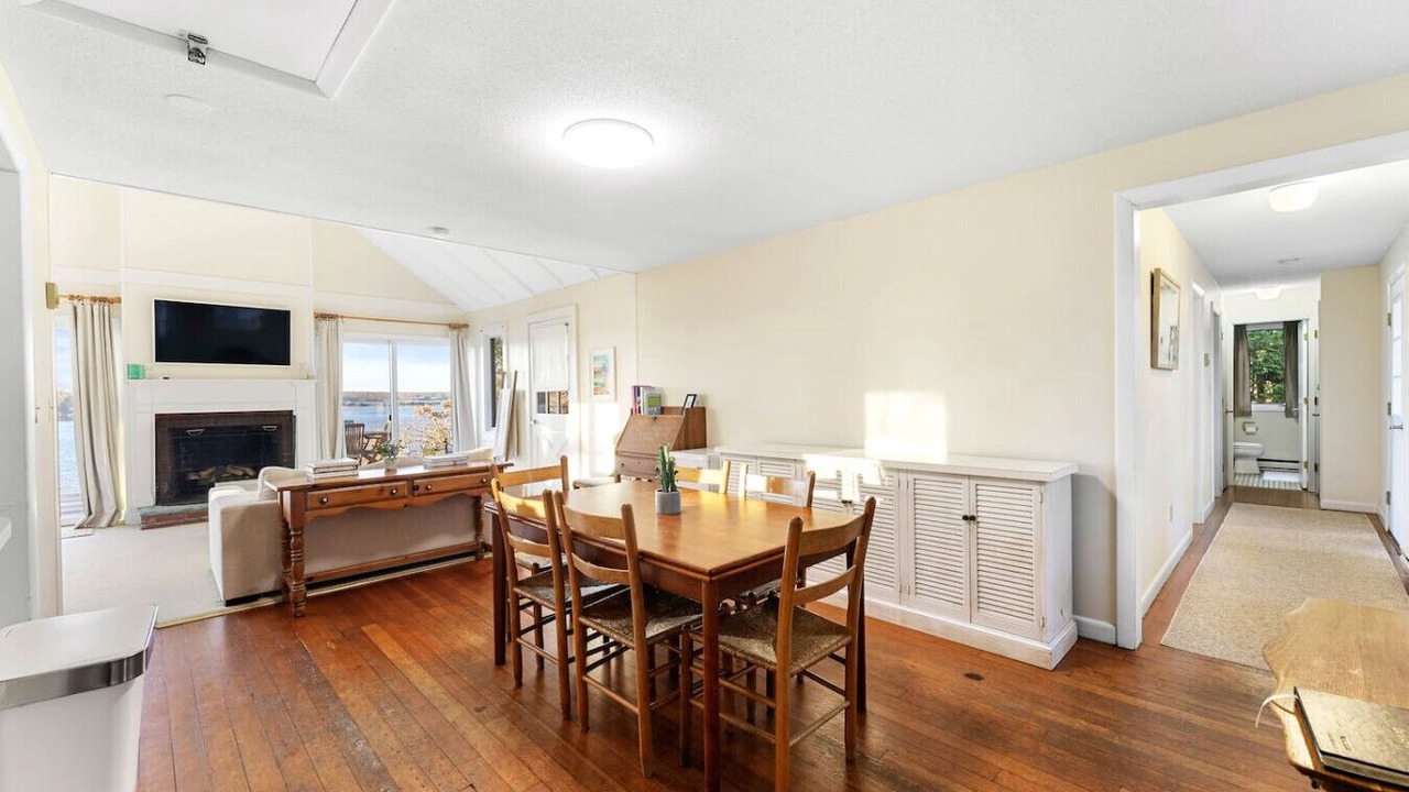 Photo of Bedroom in Lagoon Heights