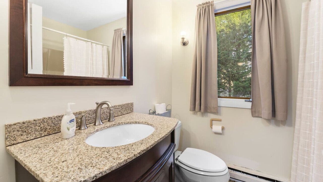 Photo of Bathroom in Lagoon Heights