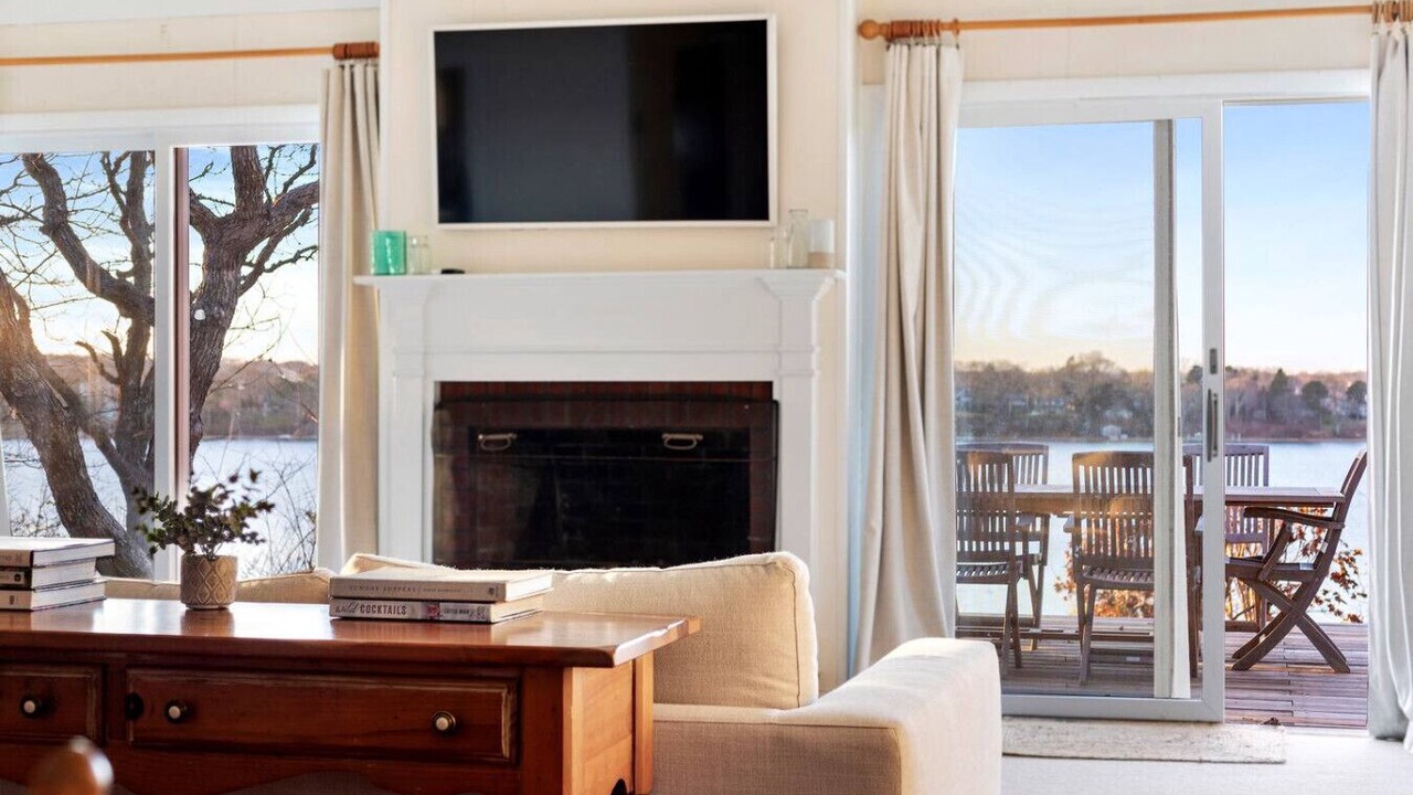 Photo of Livingroom in Lagoon Heights