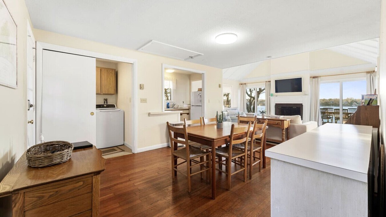 Photo of Bedroom in Lagoon Heights