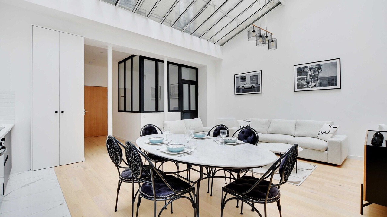 Photo of Livingroom in Quartier de la Folie-Mericourt