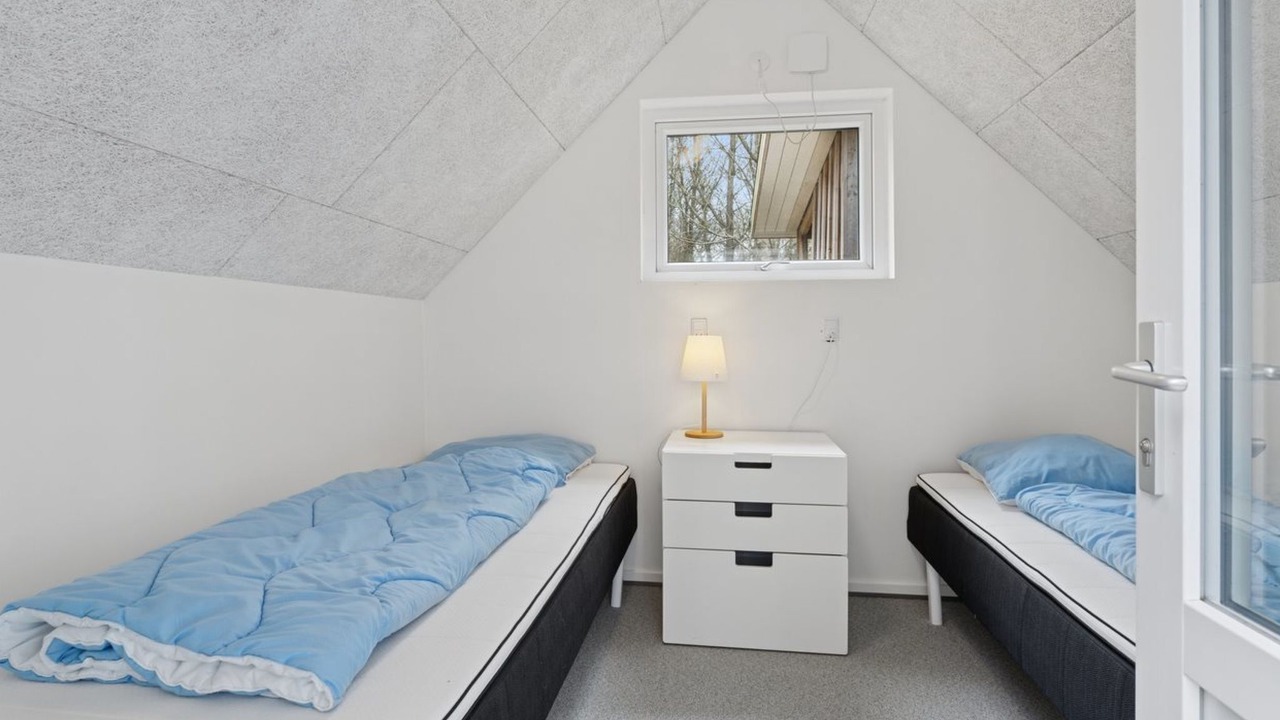 Photo of Others in Skygge